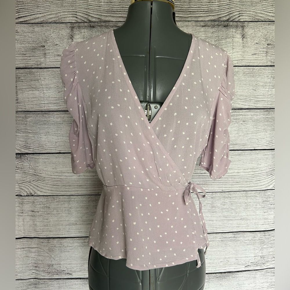 NWT Abercrombie & Fitch lavender and white polka dot true wrap top size XS